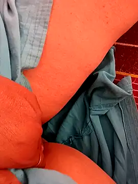 Hott locky online show from 10-18-25, 07:53