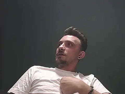 guesswhatbitch online show from 10-03-25, 07:44