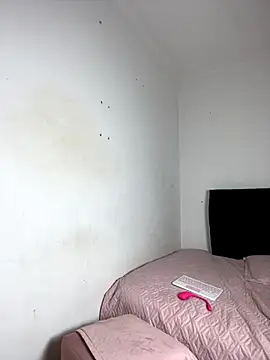 Snapshot of Natashaparker__ chatting on 12-03-25, 08:51 Natashaparker online show from 12-03-25, 08:51