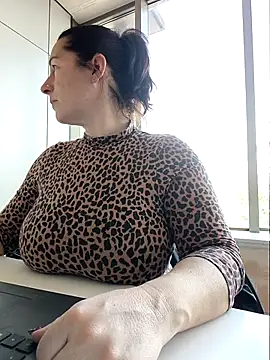 bichota85 online show from 02-11-26, 10:42