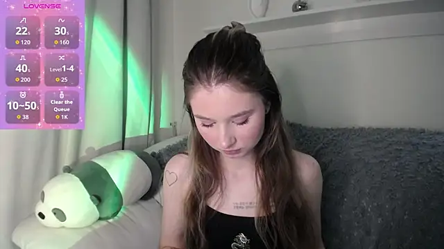 Snapshot of _Lua__ chatting on 10-10-25, 11:42 Lua online show from 10-10-25, 11:42