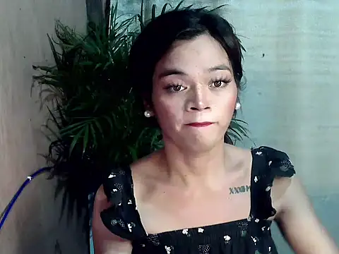 Snapshot of Nikah_loves_u chatting on 11-27-25, 11:01 Nikah loves u online show from 11-27-25, 11:01