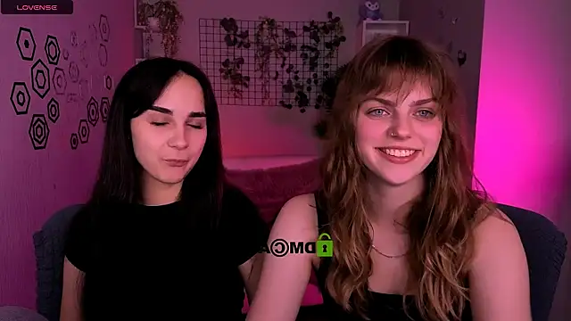 Snapshot of ariana_ross7 chatting on 06-06-26, 07:40 ariana ross7 online show from 06-06-26, 07:40