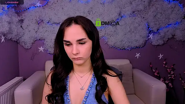 Snapshot of ariana_ross7 chatting on 06-19-26, 09:35 ariana ross7 online show from 06-19-26, 09:35