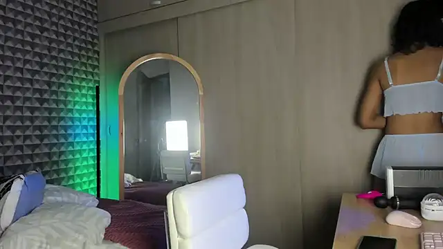 Snapshot of MissDhana chatting on 02-19-26, 02:18 MissDhana online show from 02-19-26, 02:18