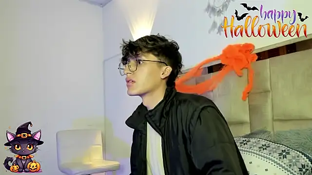 Snapshot of bellmontneon chatting on 10-27-25, 11:36 bellmontneon online show from 10-27-25, 11:36