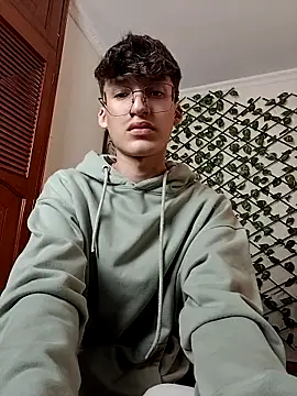 Snapshot of bellmontneon chatting on 11-13-25, 12:15 bellmontneon online show from 11-13-25, 12:15