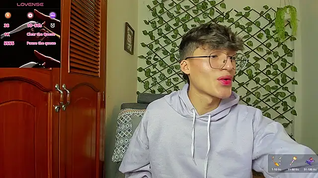 Snapshot of bellmontneon chatting on 11-14-25, 11:31 bellmontneon online show from 11-14-25, 11:31