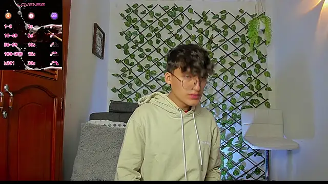 Snapshot of bellmontneon chatting on 11-26-25, 11:11 bellmontneon online show from 11-26-25, 11:11