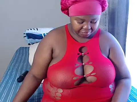 Snapshot of BustyKinkyZA chatting on 10-02-25, 07:48 BustyKinkyZA online show from 10-02-25, 07:48