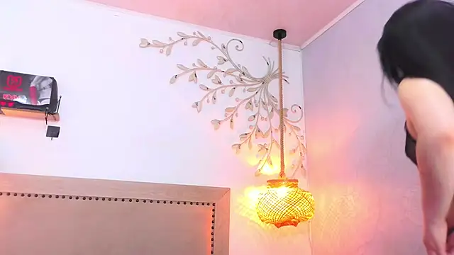 Daphnee-x online show from 11-21-25, 11:20