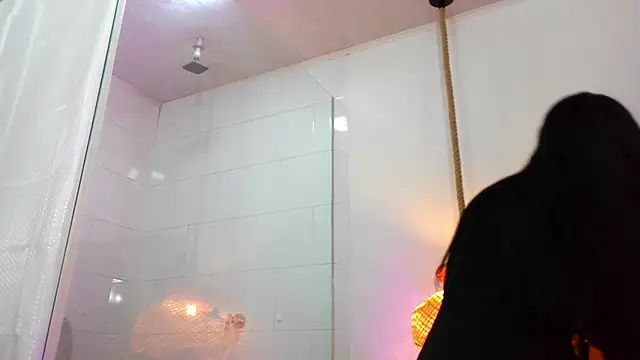 Snapshot of Daphnee-x chatting on 12-19-25, 11:39 Daphnee-x online show from 12-19-25, 11:39