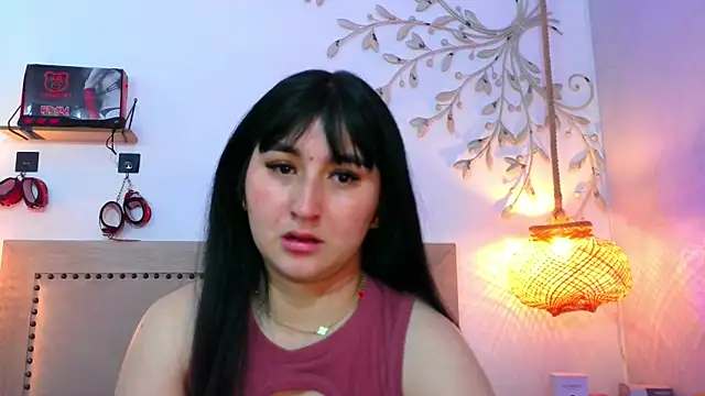 Snapshot of Daphnee-x chatting on 12-22-25, 11:29 Daphnee-x online show from 12-22-25, 11:29