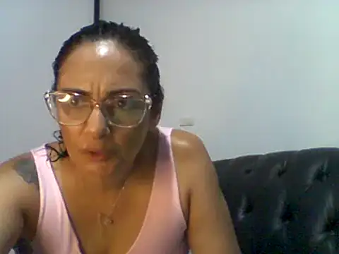 Snapshot of dulcefanny chatting on 02-10-26, 04:11 dulcefanny online show from 02-10-26, 04:11