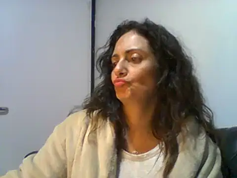 dulcefanny online show from 05-19-26, 02:07