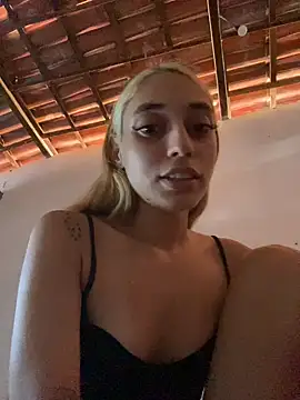 loirinhaaa online show from 04-21-26, 07:06