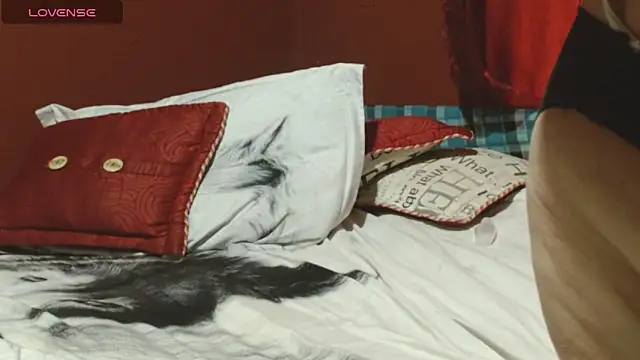 Snapshot of Sasharosee2 chatting on 10-28-25, 12:30 Sasharosee2 online show from 10-28-25, 12:30