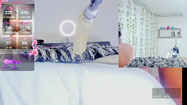 Ashley  Jones   online show from 04-21-26, 09:04