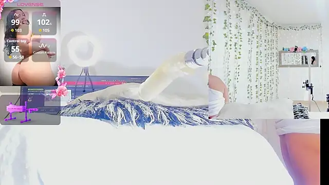 Ashley  Jones   online show from 04-22-26, 09:01