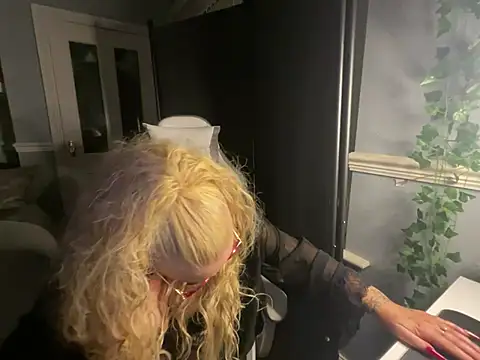 BonnyDesire online show from 03-11-26, 08:37