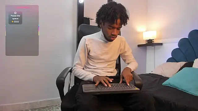 Snapshot of AllexJacob chatting on 10-23-25, 01:10 AllexJacob online show from 10-23-25, 01:10