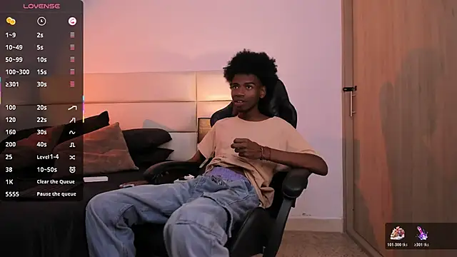 Snapshot of AllexJacob chatting on 11-06-25, 12:50 AllexJacob online show from 11-06-25, 12:50