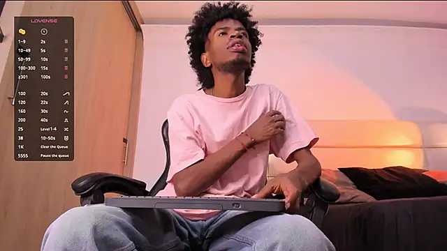 Snapshot of AllexJacob chatting on 12-14-25, 01:27 AllexJacob online show from 12-14-25, 01:27