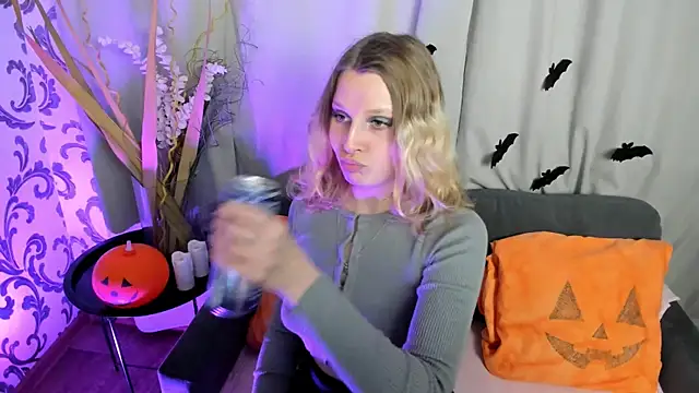  Velvet peach  online show from 11-02-25, 11:01