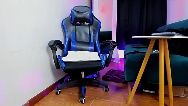 Charliejones  online show from 10-30-25, 12:12