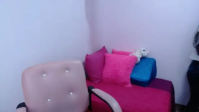 camilavargas  online show from 03-25-26, 09:10