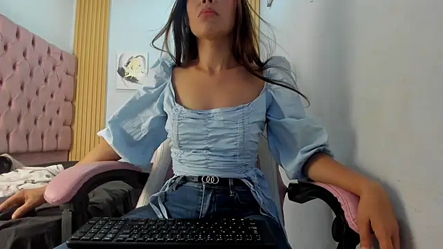 Naomis 35 online show from 11-26-25, 07:37