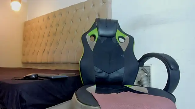 Naomis 35 online show from 02-06-26, 07:39