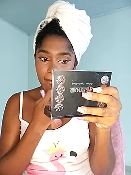 Beauty Luci online show from 10-27-25, 01:59