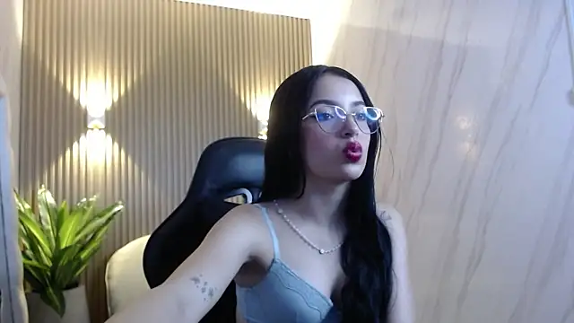 Snapshot of sophiadoll_tf chatting on 11-04-25, 05:12 sophiadoll tf online show from 11-04-25, 05:12