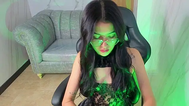 Snapshot of sophiadoll_tf chatting on 11-22-25, 01:32 sophiadoll tf online show from 11-22-25, 01:32