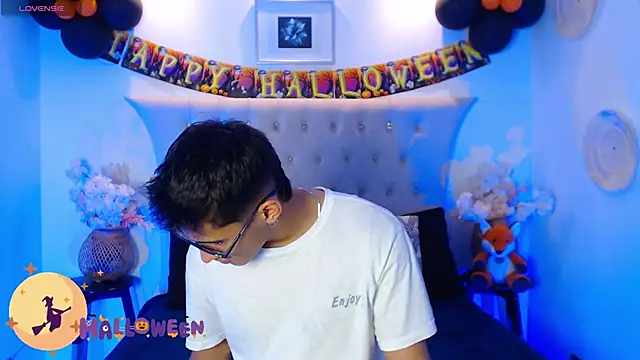 SalvadorFit online show from 10-26-25, 08:37