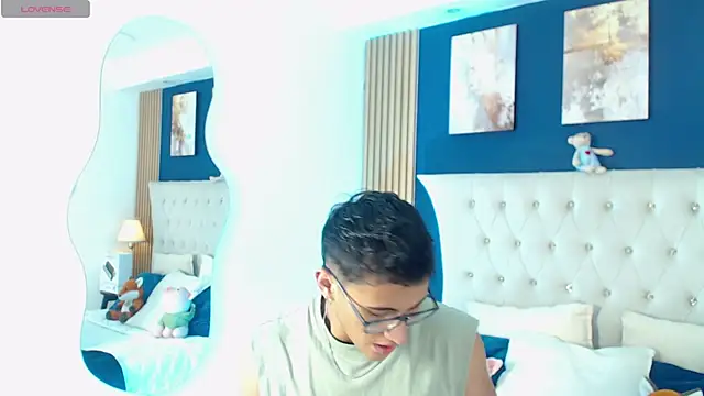 SalvadorFit online show from 04-22-26, 08:32