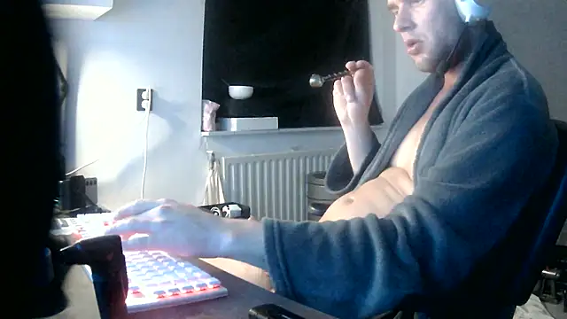 monty19cm online show from 04-18-26, 03:21