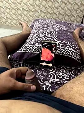 Snapshot of aflatoon121 chatting on 10-05-25, 10:24 aflatoon121 online show from 10-05-25, 10:24