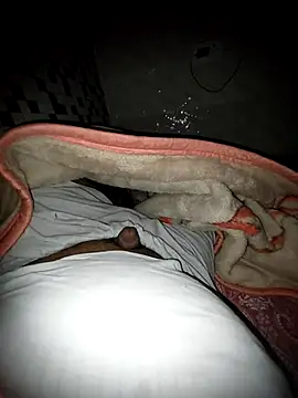 Snapshot of aflatoon121 chatting on 12-17-25, 06:36 aflatoon121 online show from 12-17-25, 06:36