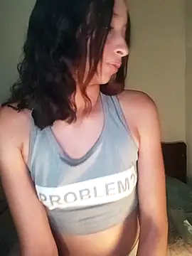 Snapshot of Vale_stone_ chatting on 10-18-25, 05:10 Vale stone  online show from 10-18-25, 05:10