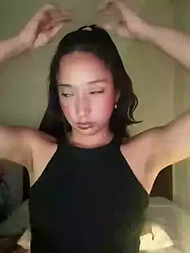 Snapshot of Vale_stone_ chatting on 10-25-25, 04:09 Vale stone  online show from 10-25-25, 04:09