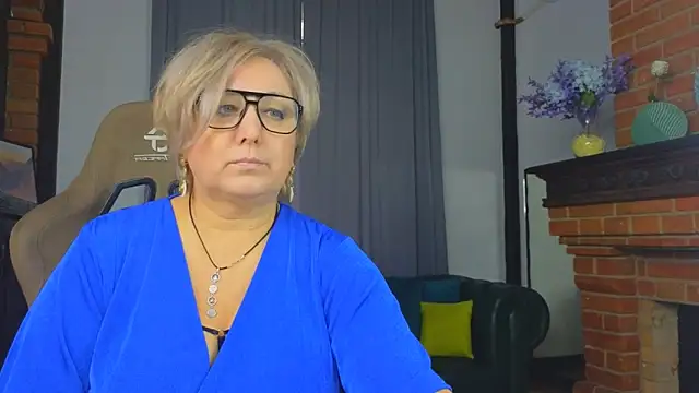 Marta Wils online show from 11-13-25, 03:16