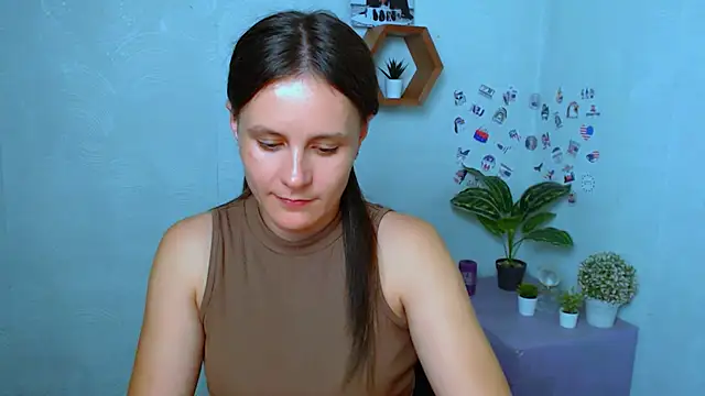 Snapshot of EvelinaMiss_ chatting on 09-20-25, 01:56 EvelinaMiss online show from 09-20-25, 01:56