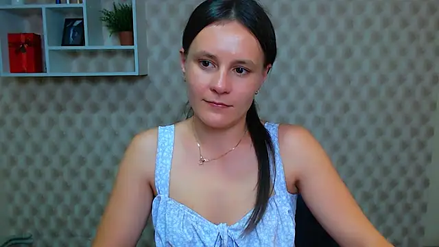 Snapshot of EvelinaMiss_ chatting on 10-15-25, 12:27 EvelinaMiss online show from 10-15-25, 12:27