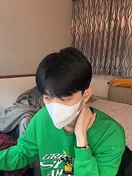 Snapshot of kai101010 chatting on 02-10-26, 02:32 kai101010 online show from 02-10-26, 02:32