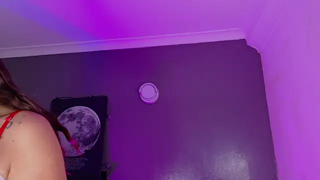 KeendraFox  online show from 12-17-25, 10:32