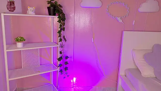 KeendraFox  online show from 02-11-26, 11:37