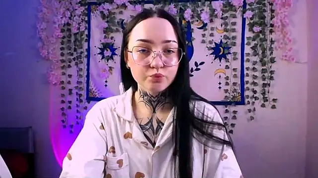 MollyKissy online show from 04-12-26, 04:50