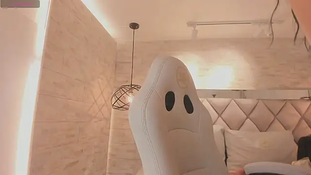 grace daviss online show from 04-10-26, 10:53